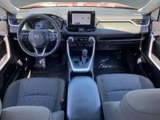 Toyota RAV4 2025 XLE 4dr SUV