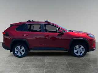 Toyota RAV4 2025 XLE 4dr SUV