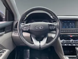 Hyundai ELANTRA 2020