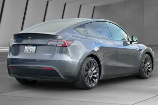 Tesla Model Y 2022 AWD Performance 4dr Crossover