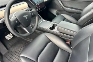 Tesla Model Y 2022 AWD Performance 4dr Crossover
