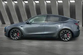 Tesla Model Y 2022 AWD Performance 4dr Crossover