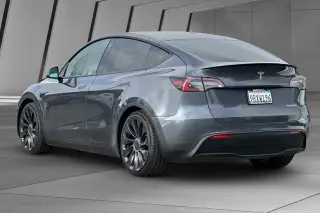 Tesla Model Y 2022 AWD Performance 4dr Crossover