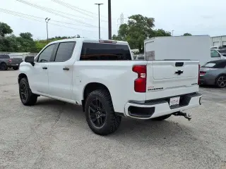 Chevrolet Silverado 1500 2023 4x2 Custom 4dr Crew Cab 5.8 ft. SB