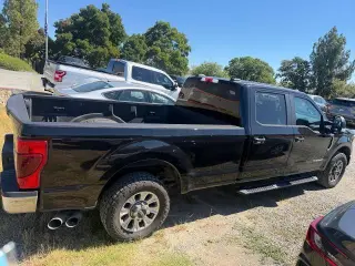 Ford F-250 Super Duty 2022 4x2 Lariat 4dr Crew Cab 6.8 ft. SB Pickup