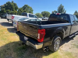 Ford F-250 Super Duty 2022 4x2 Lariat 4dr Crew Cab 6.8 ft. SB Pickup