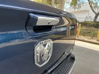 Ram 1500 2020 4x2 Laramie 4dr Crew Cab 5.6 ft. SB Pickup