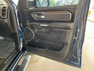 Ram 1500 2020 4x2 Laramie 4dr Crew Cab 5.6 ft. SB Pickup