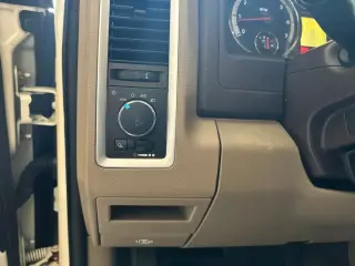 Dodge Ram 1500 2010 4x2 ST 4dr Crew Cab 5.5 ft. SB Pickup