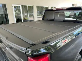 Chevrolet Silverado 1500 2021 4x4 RST 4dr Crew Cab 5.8 ft. SB