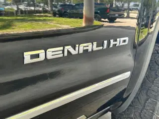 GMC Sierra 3500HD 2016 4x4 Denali 4dr Crew Cab SB SRW