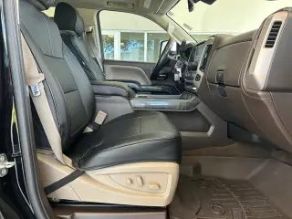 GMC Sierra 3500HD 2016 4x4 Denali 4dr Crew Cab SB SRW