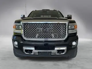 GMC Sierra 3500HD 2016 4x4 Denali 4dr Crew Cab SB SRW