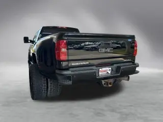 GMC Sierra 3500HD 2016 4x4 Denali 4dr Crew Cab SB SRW