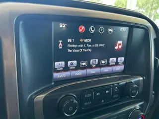 GMC Sierra 3500HD 2016 4x4 Denali 4dr Crew Cab SB SRW