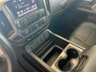 GMC Sierra 3500HD 2016 4x4 Denali 4dr Crew Cab SB SRW