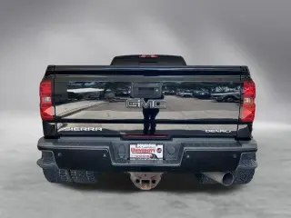 GMC Sierra 3500HD 2016 4x4 Denali 4dr Crew Cab SB SRW