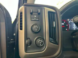 GMC Sierra 3500HD 2016 4x4 Denali 4dr Crew Cab SB SRW