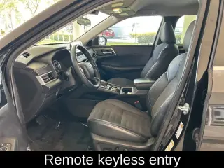 Mitsubishi Outlander 2023 ES 4dr SUV