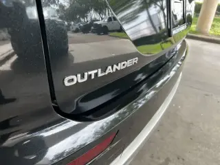 Mitsubishi Outlander 2023 ES 4dr SUV