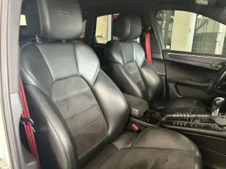 Porsche Macan 2017 AWD GTS 4dr SUV