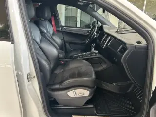 Porsche Macan 2017 AWD GTS 4dr SUV