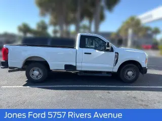 Ford F-250 Super Duty 2024 4x2 XL 2dr Regular Cab 8 ft. LB Pickup