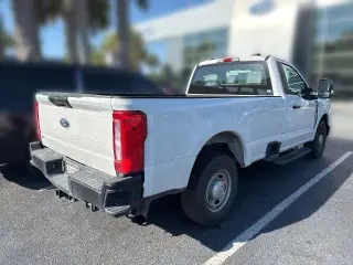 Ford F-250 Super Duty 2024 4x2 XL 2dr Regular Cab 8 ft. LB Pickup
