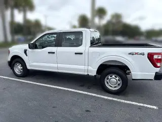 Ford F-150 2022 4x4 XL 4dr SuperCrew 5.5 ft. SB