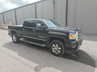 GMC Sierra 3500HD 2018 4x4 Denali 4dr Crew Cab SRW
