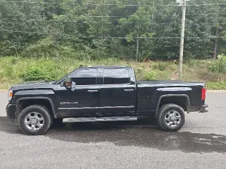 GMC Sierra 3500HD 2018 4x4 Denali 4dr Crew Cab SRW