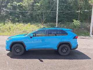 Toyota RAV4 2021 LE 4dr SUV