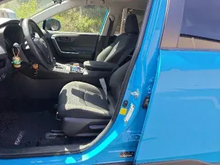Toyota RAV4 2021 LE 4dr SUV