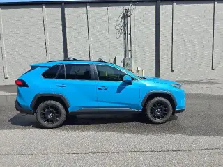 Toyota RAV4 2021 LE 4dr SUV