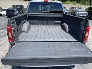 Ford F-150 2022 4x4 XL 4dr SuperCrew 5.5 ft. SB