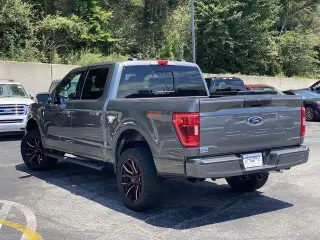 Ford F-150 2022 4x4 XL 4dr SuperCrew 5.5 ft. SB