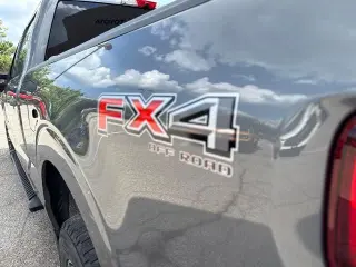 Ford F-150 2023 4x4 Lariat 4dr SuperCrew 5.5 ft. SB