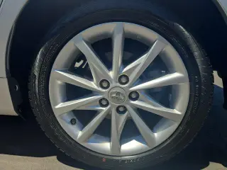 Toyota Prius v 2014 Five 4dr Wagon