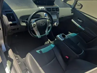 Toyota Prius v 2014 Five 4dr Wagon
