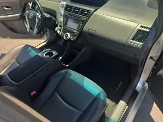 Toyota Prius v 2014 Five 4dr Wagon