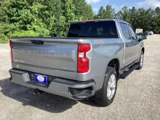 Chevrolet Silverado 1500 2023 4x4 Custom 4dr Crew Cab 5.8 ft. SB