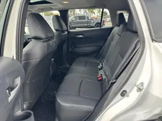 Toyota Corolla Cross 2024 XLE 4dr Crossover