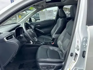 Toyota Corolla Cross 2024 XLE 4dr Crossover