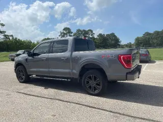 Ford F-150 2022 4x4 XL 4dr SuperCrew 5.5 ft. SB