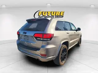 Jeep Grand Cherokee 2019 4x4 Laredo 4dr SUV