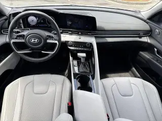Hyundai ELANTRA 2025 Limited 4dr Sedan