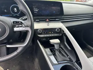 Hyundai ELANTRA 2025 Limited 4dr Sedan