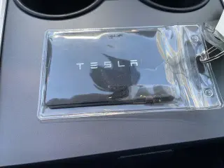 Tesla Model Y 2023 AWD Performance 4dr Crossover