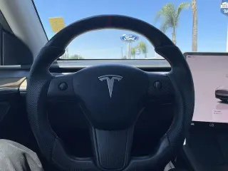 Tesla Model Y 2023 AWD Performance 4dr Crossover