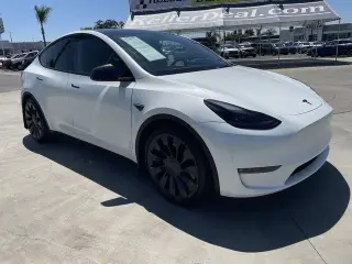 Tesla Model Y 2023 AWD Performance 4dr Crossover